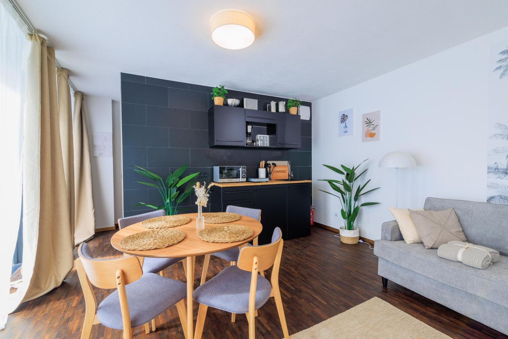 Global Living - Design Apartment I Rathausplatz I Kitchen I Augsburg Exterior photo